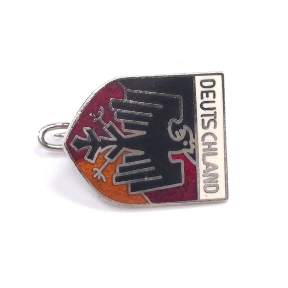 Vintage Deutchland Enamel Pinback Pin - Picture 1 of 3